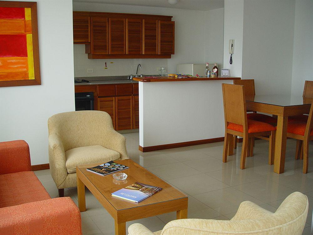 Portal Del Rodeo Apartahotel Medellín Kültér fotó